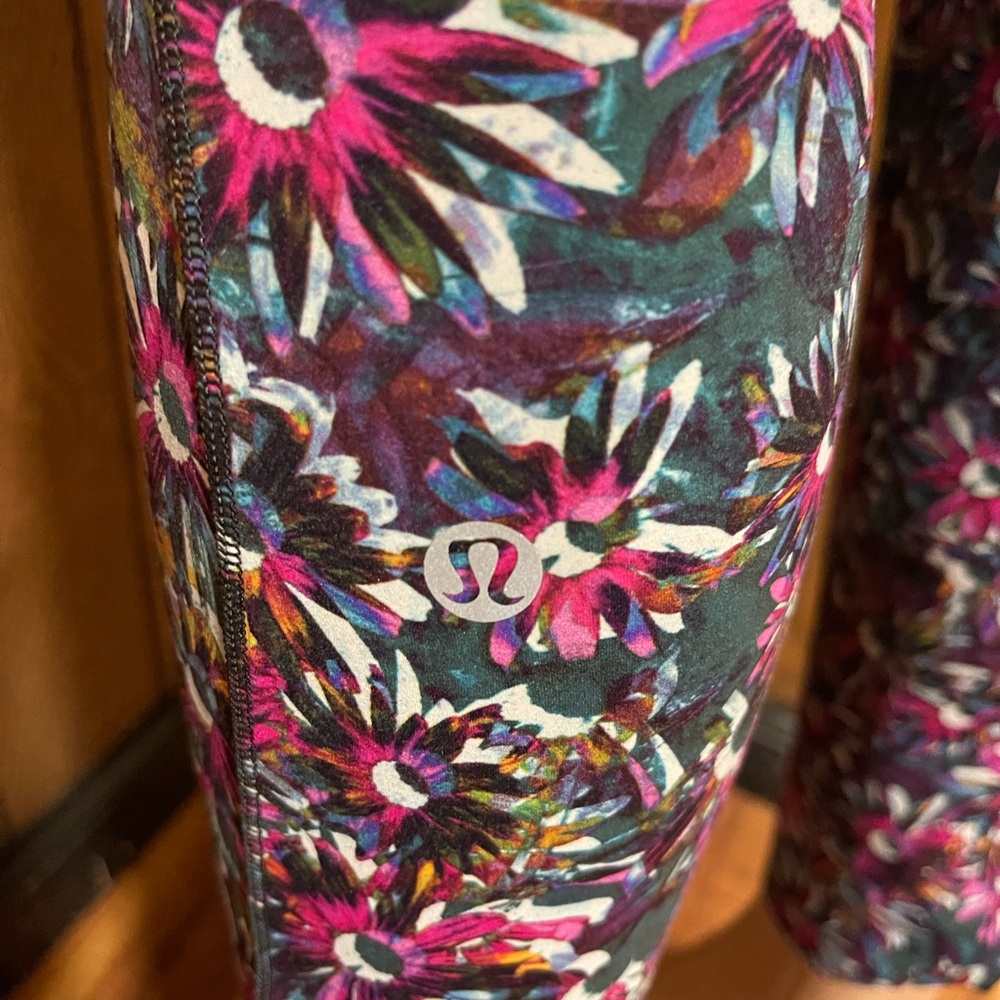Lululemon" Swift Speed High Rise Tight 28" Floral Electric Multi - Picture 11 of 16